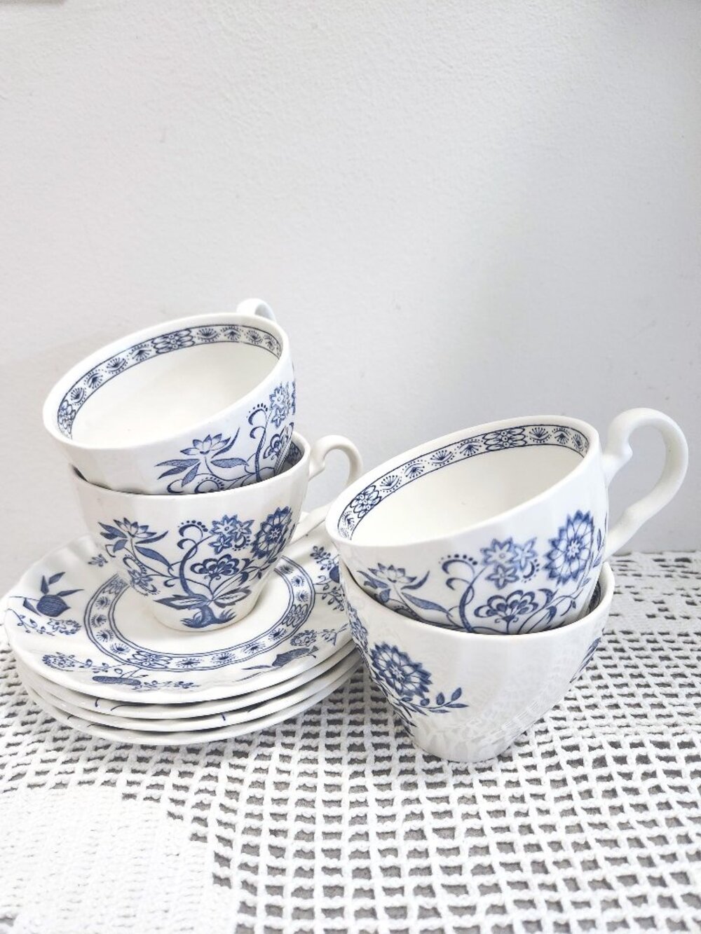 Blue Nordic Johnson Brothers Made in England Lot of Four Tea Cups Four Saucers